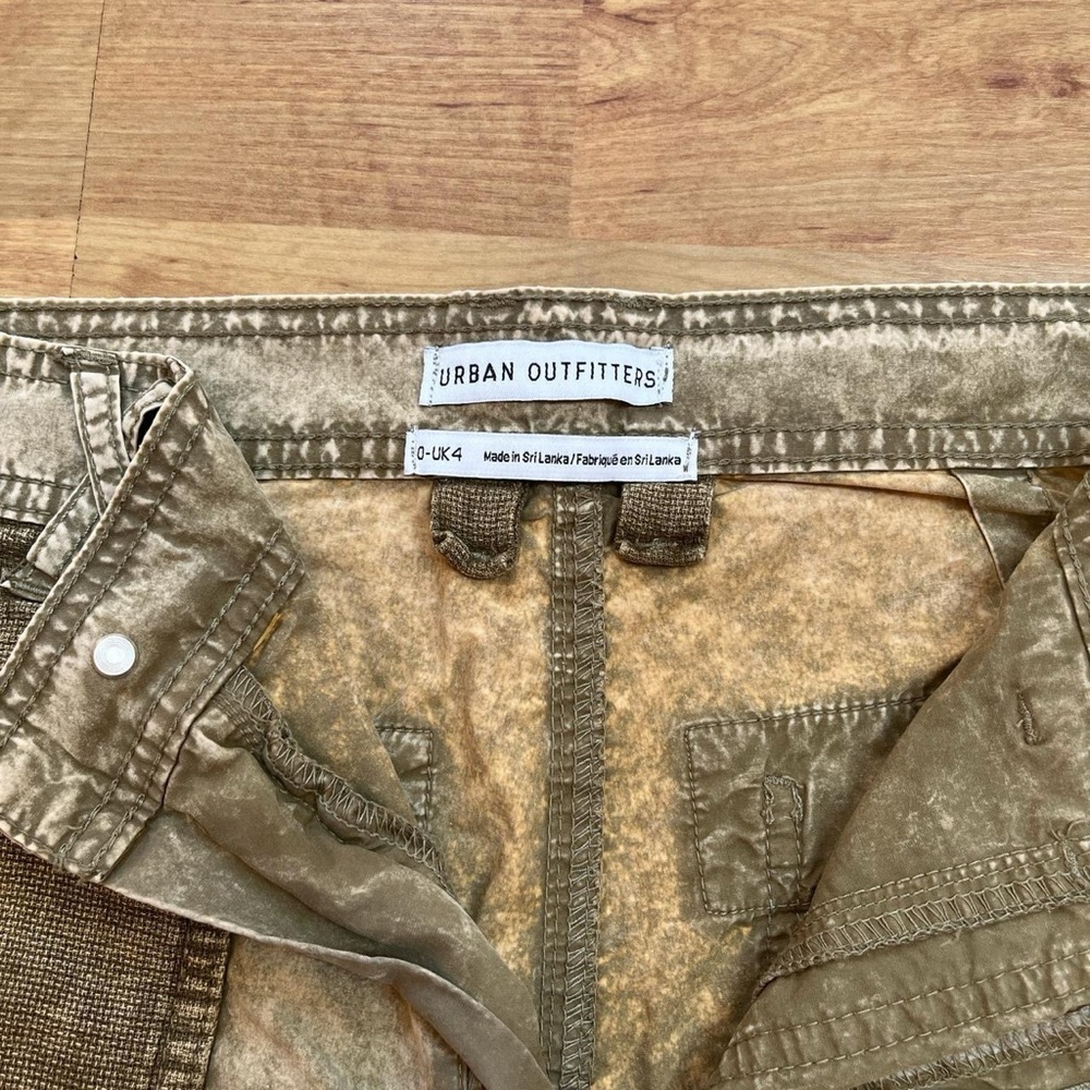 Urban Outfitters Two-Tone Cargo Pants - Picture 6 of 7